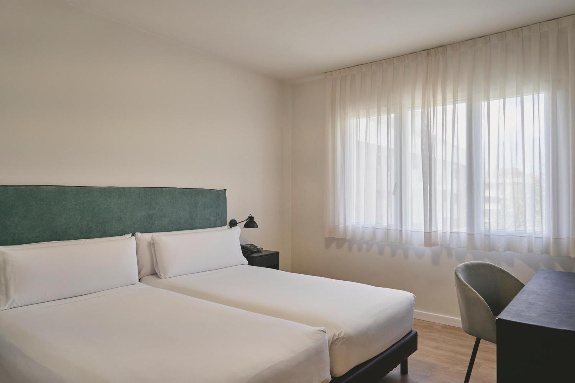 Tres Torres Atiram Hotel Barcelona Eksteriør bilde