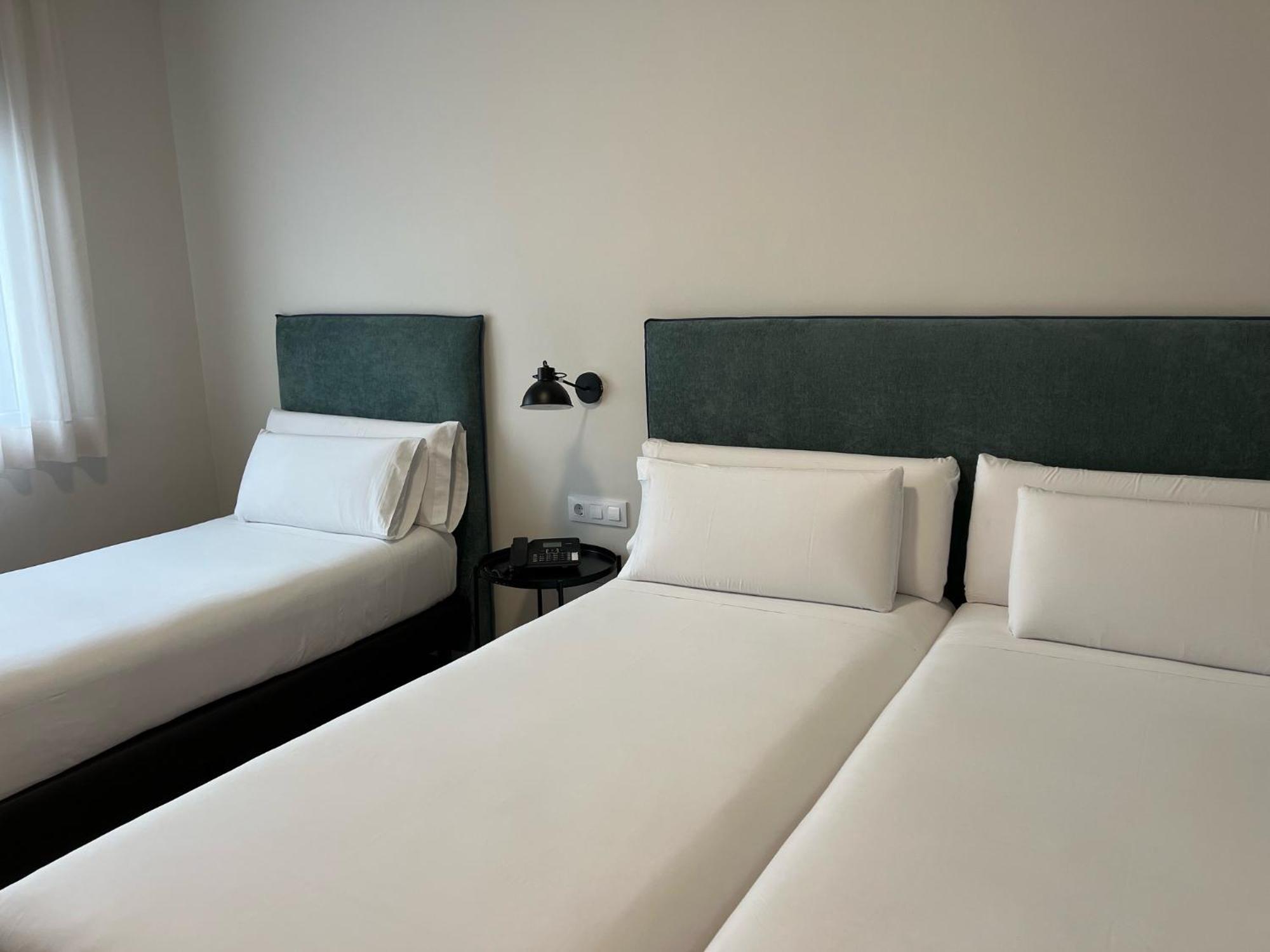 Tres Torres Atiram Hotel Barcelona Eksteriør bilde